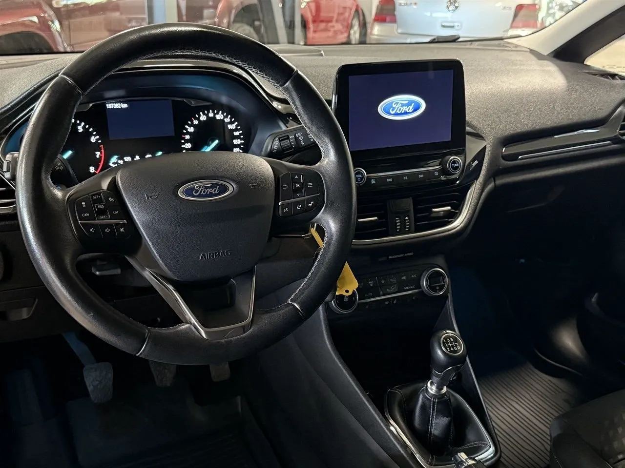 Vehicle image 4