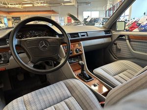 Mercedes E250 bild 5