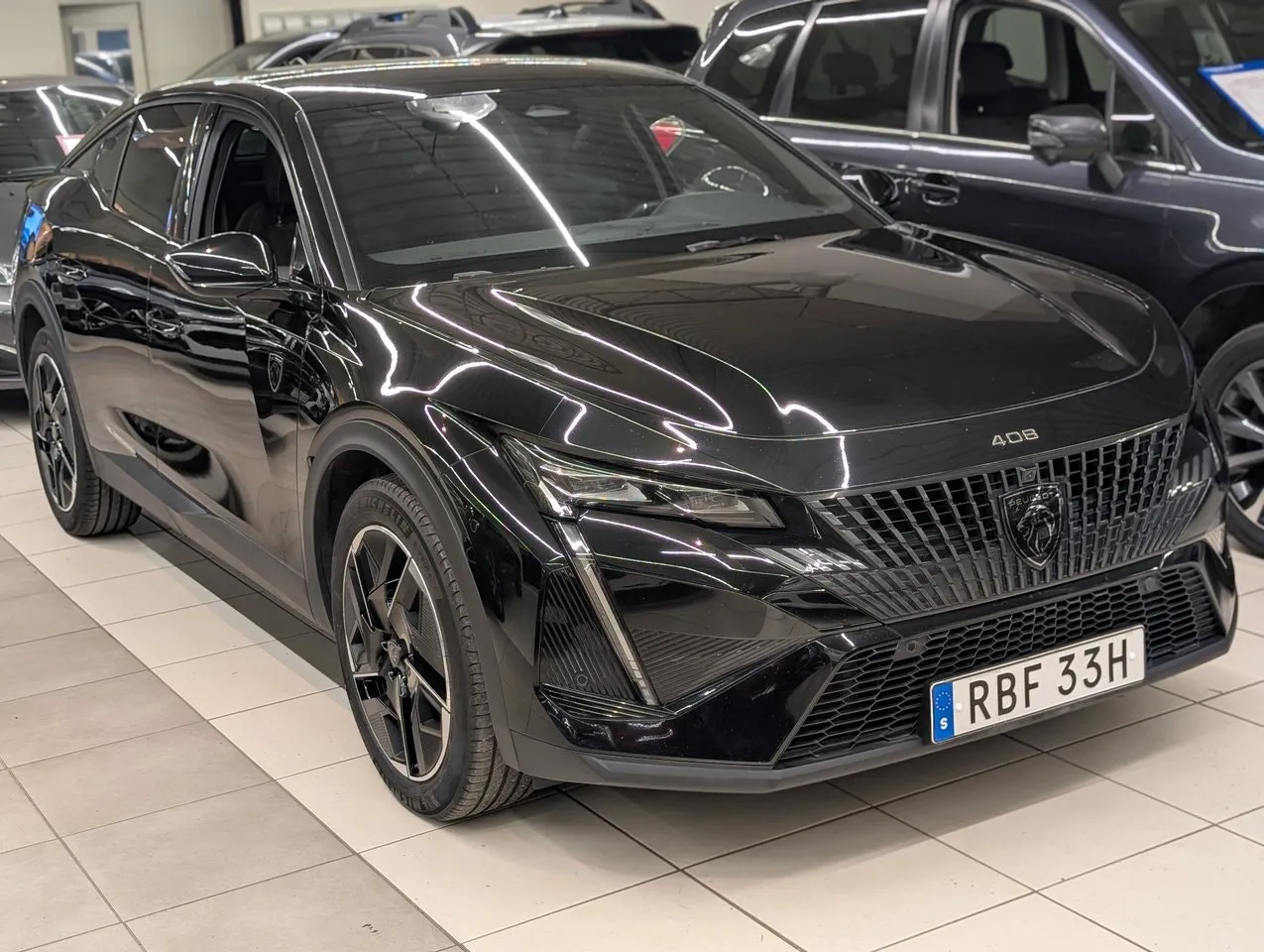 Vehicle image 6