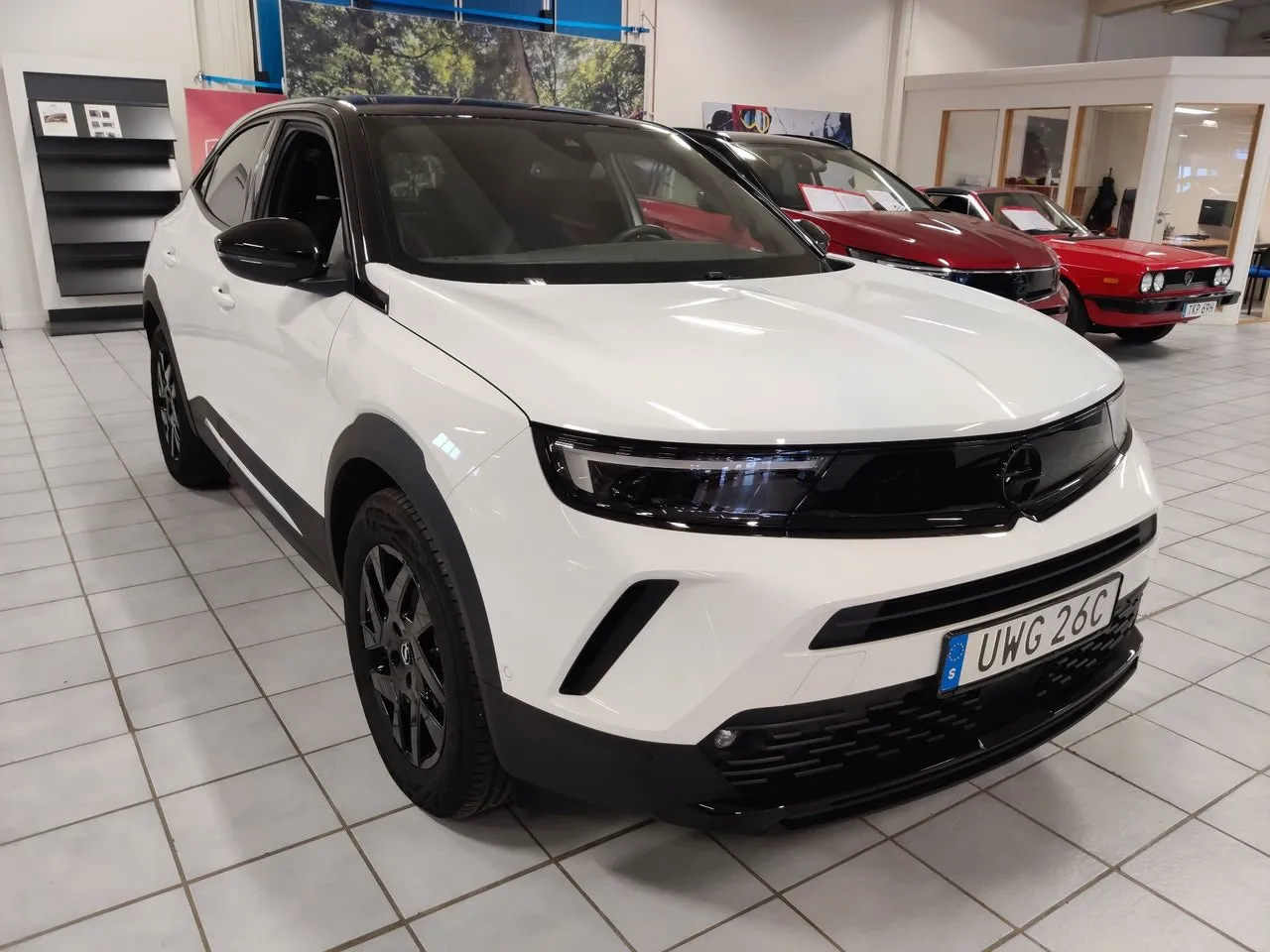 Vehicle image 6