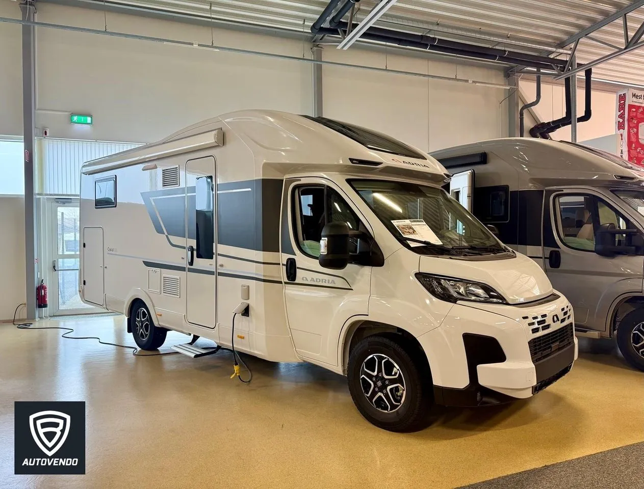 Vehicle image 18