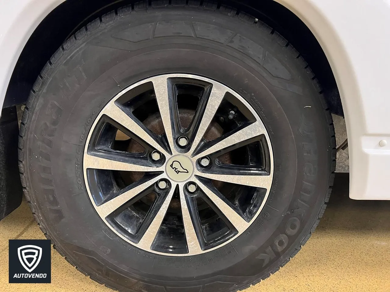 Vehicle image 22