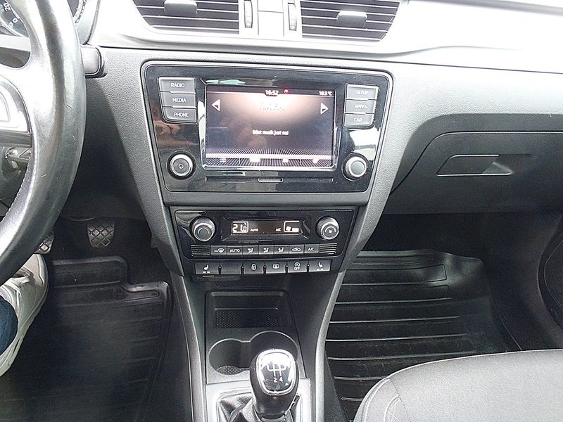 Skoda Rapid bild 7