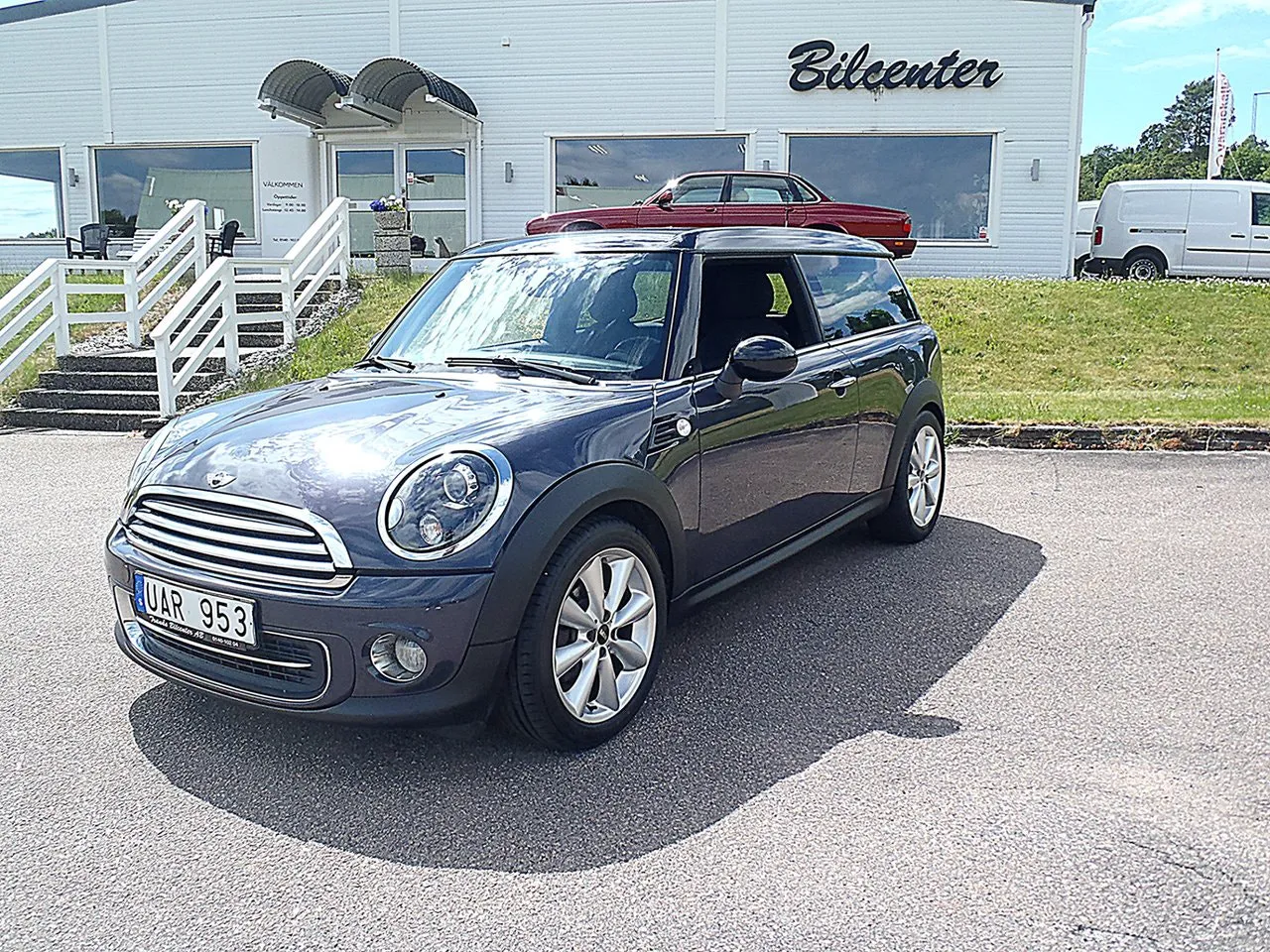 Vehicle image 1