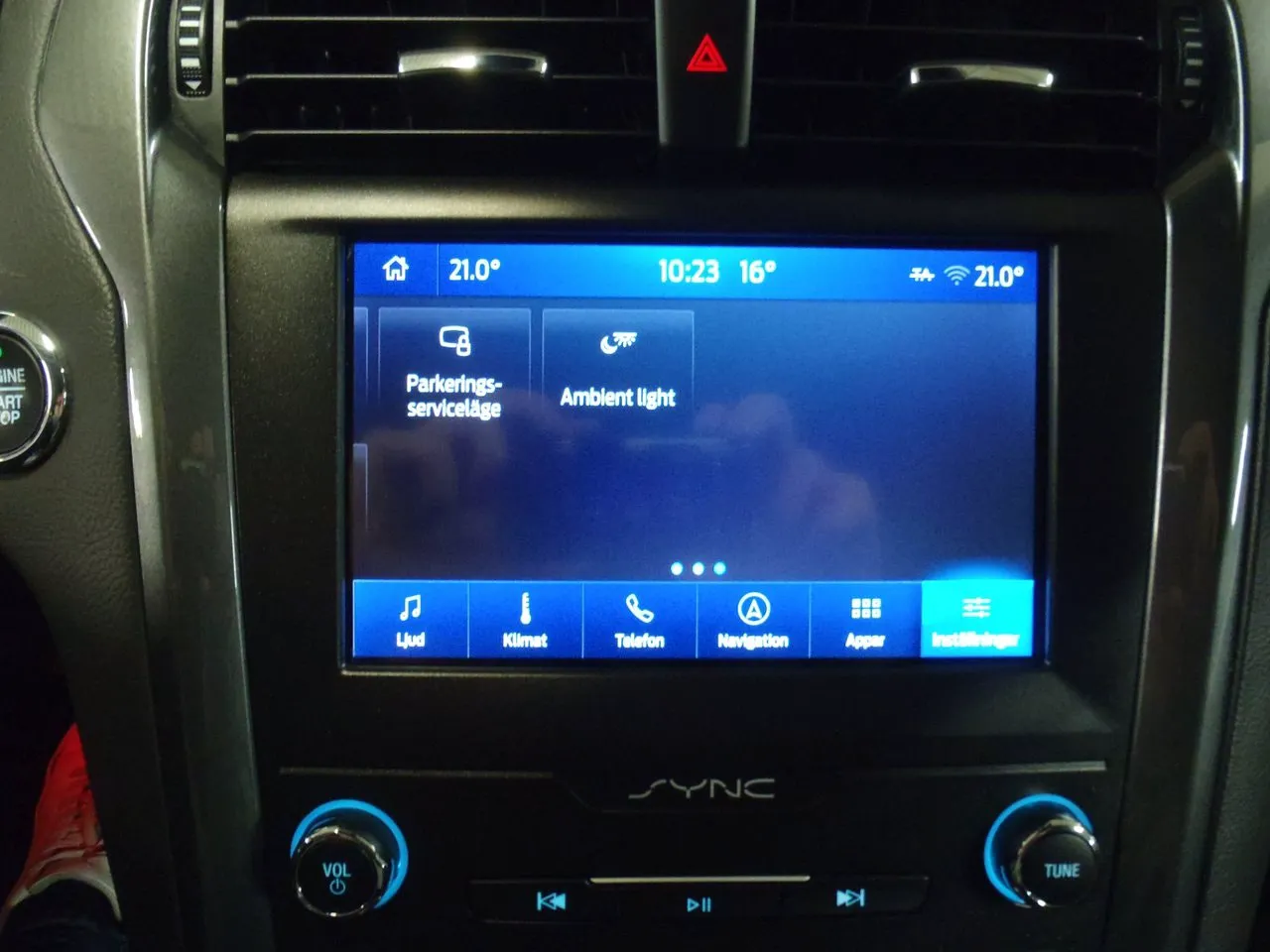 Vehicle image 16