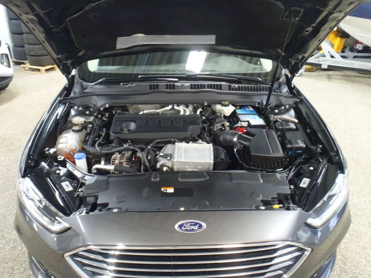 Vehicle image 10