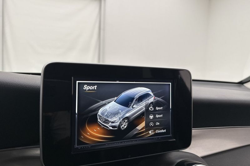 Mercedes GLC220 bild 22