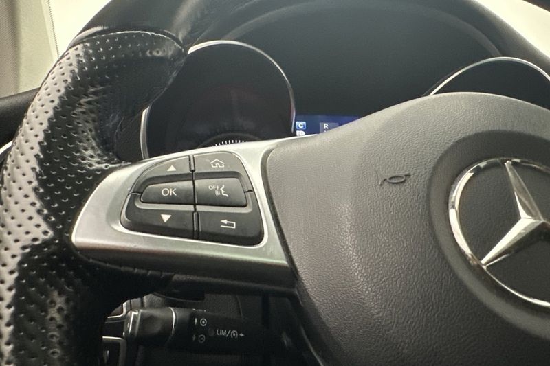 Mercedes GLC220 bild 15