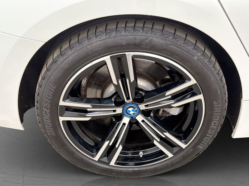 BMW 330 bild 31