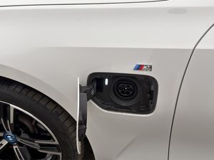 BMW 330 bild 9