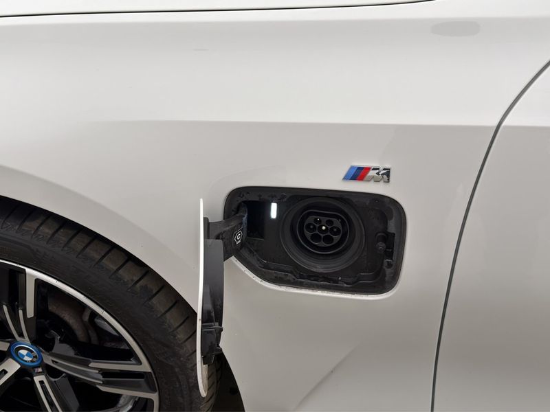BMW 330 bild 9