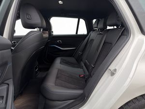 BMW 330 bild 15