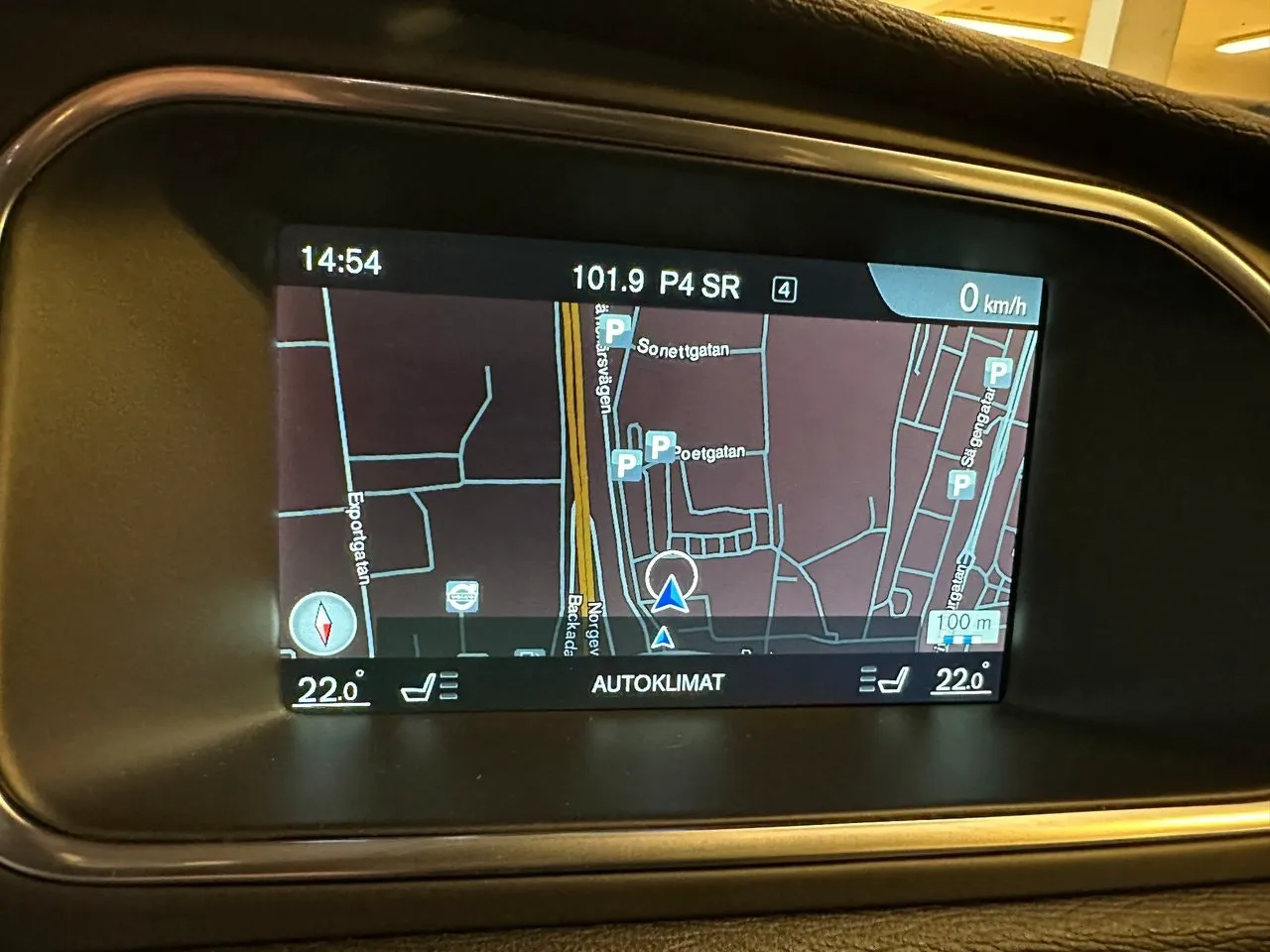 Vehicle image 10