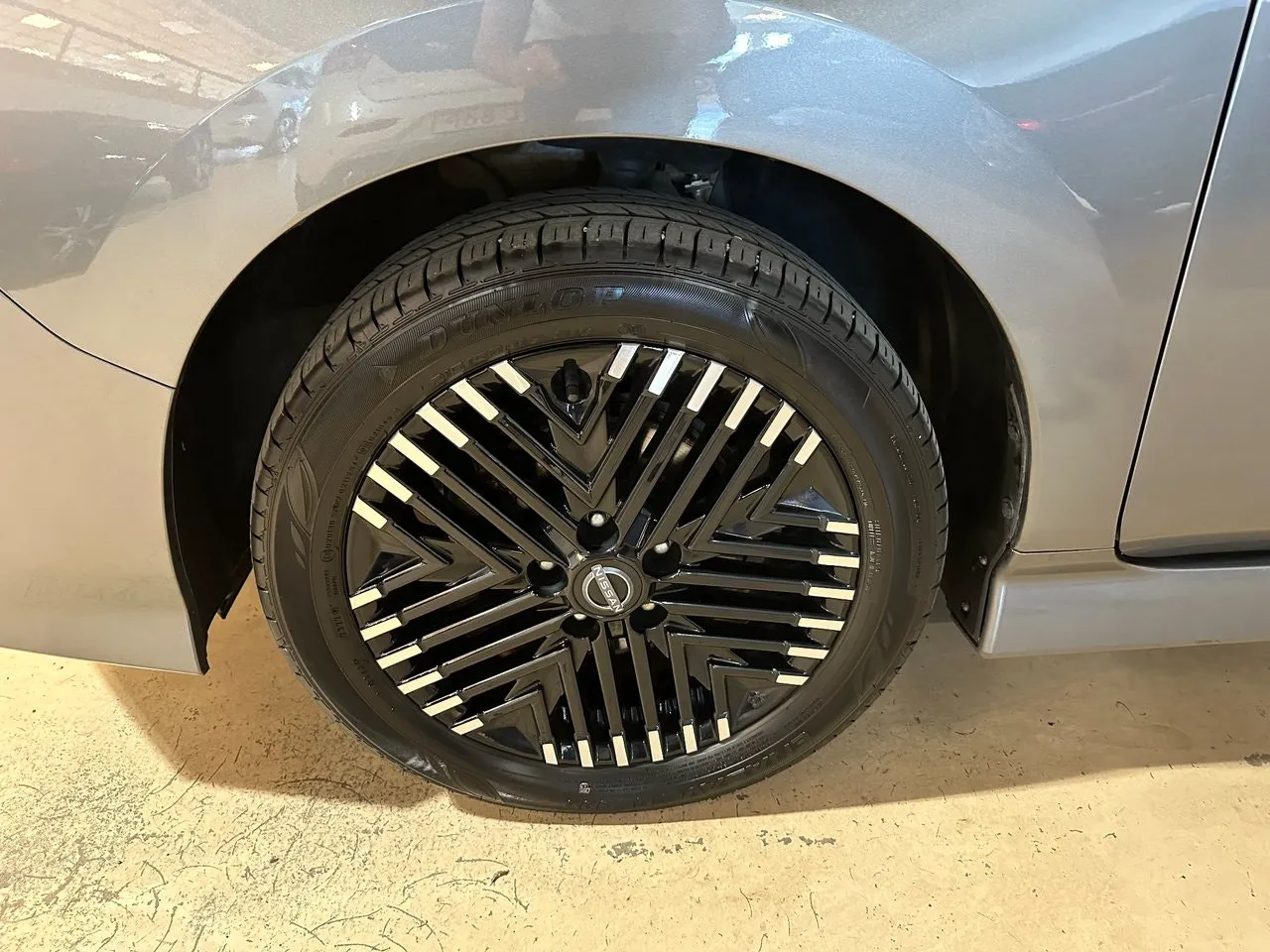 Vehicle image 6