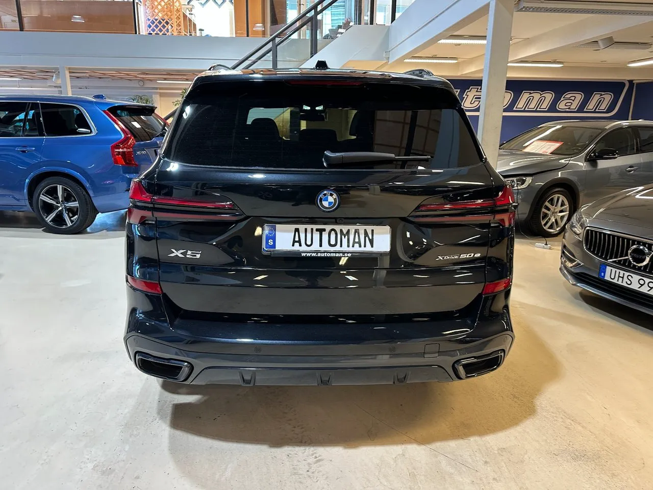 Vehicle image 26