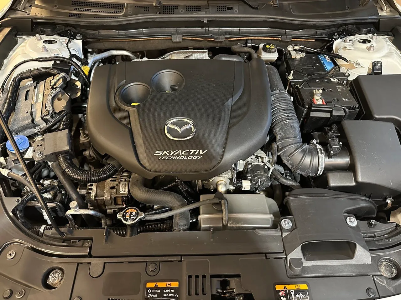 Vehicle image 16