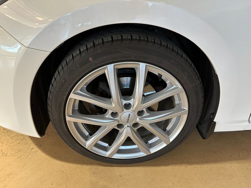 Mazda 3 bild 7