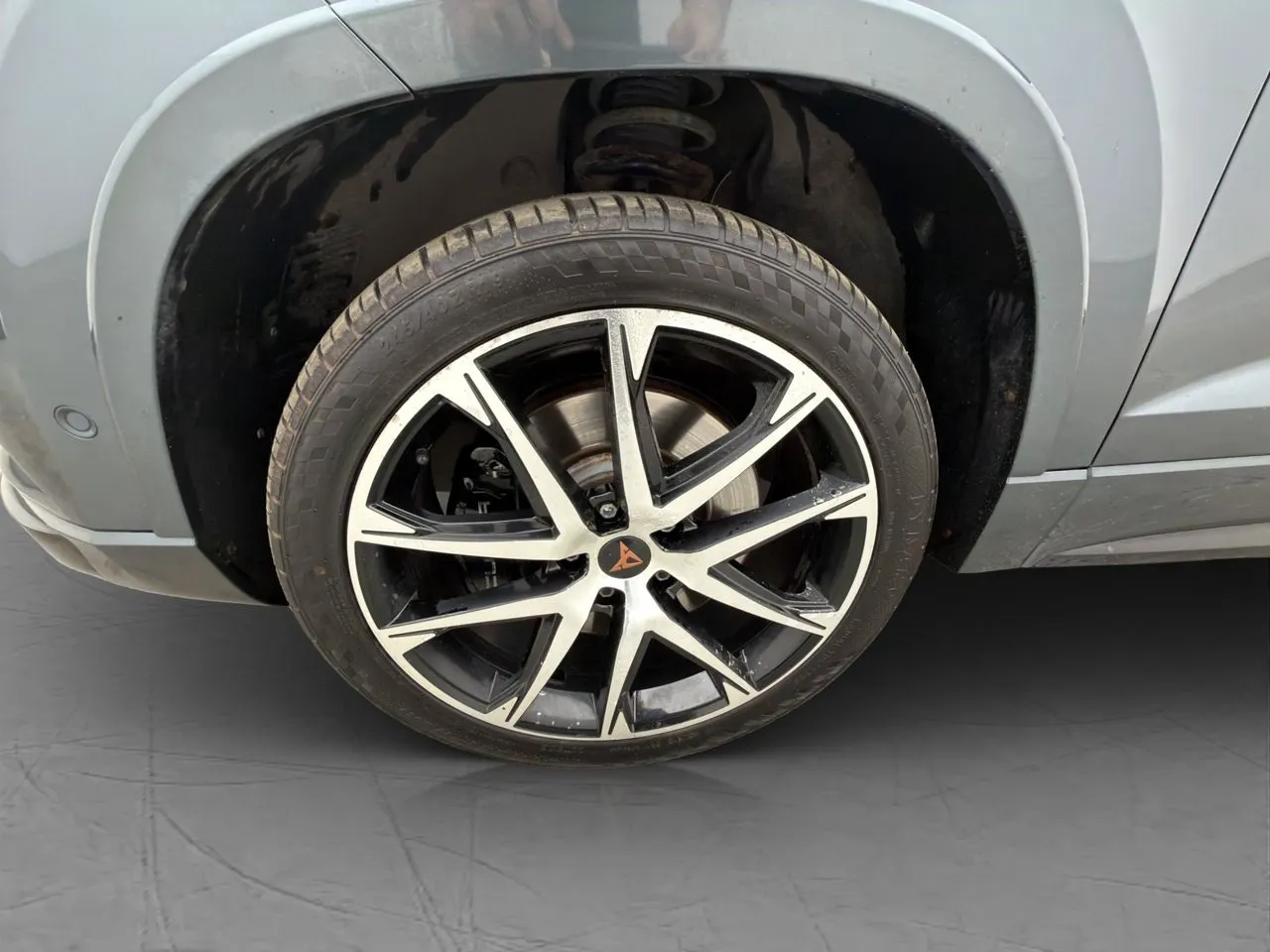 Vehicle image 33