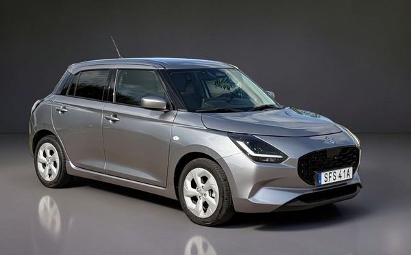 Suzuki Swift Select CVT / AUT - 2024