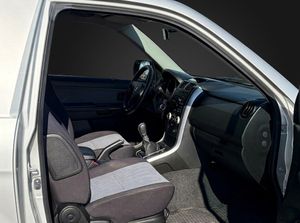 Suzuki Grand Vitara bild 8