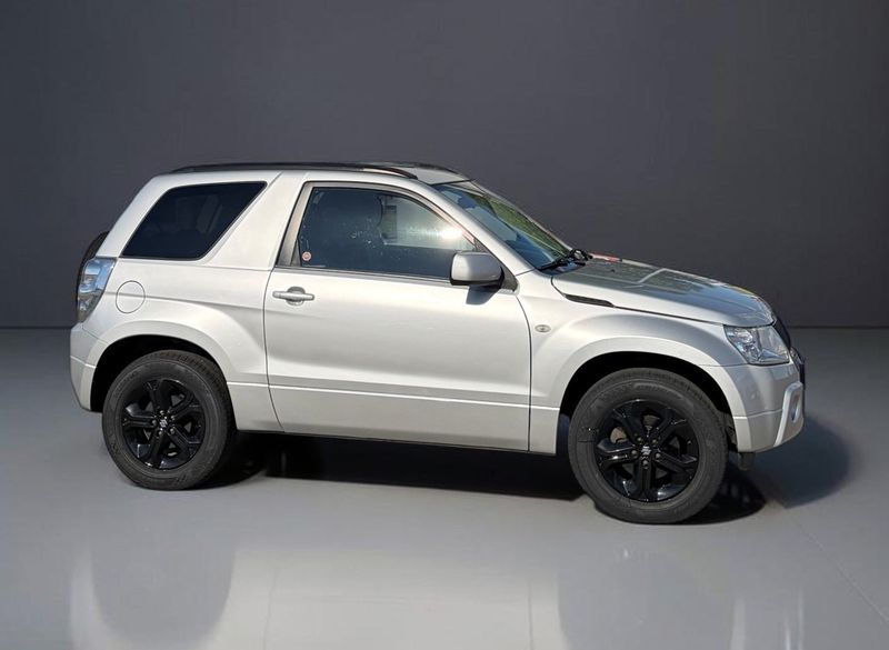 Suzuki Grand Vitara bild 2