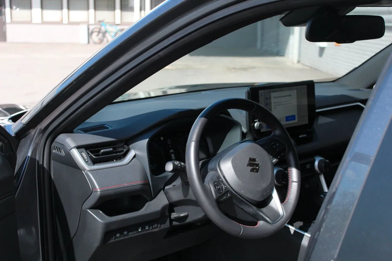 Vehicle image 3