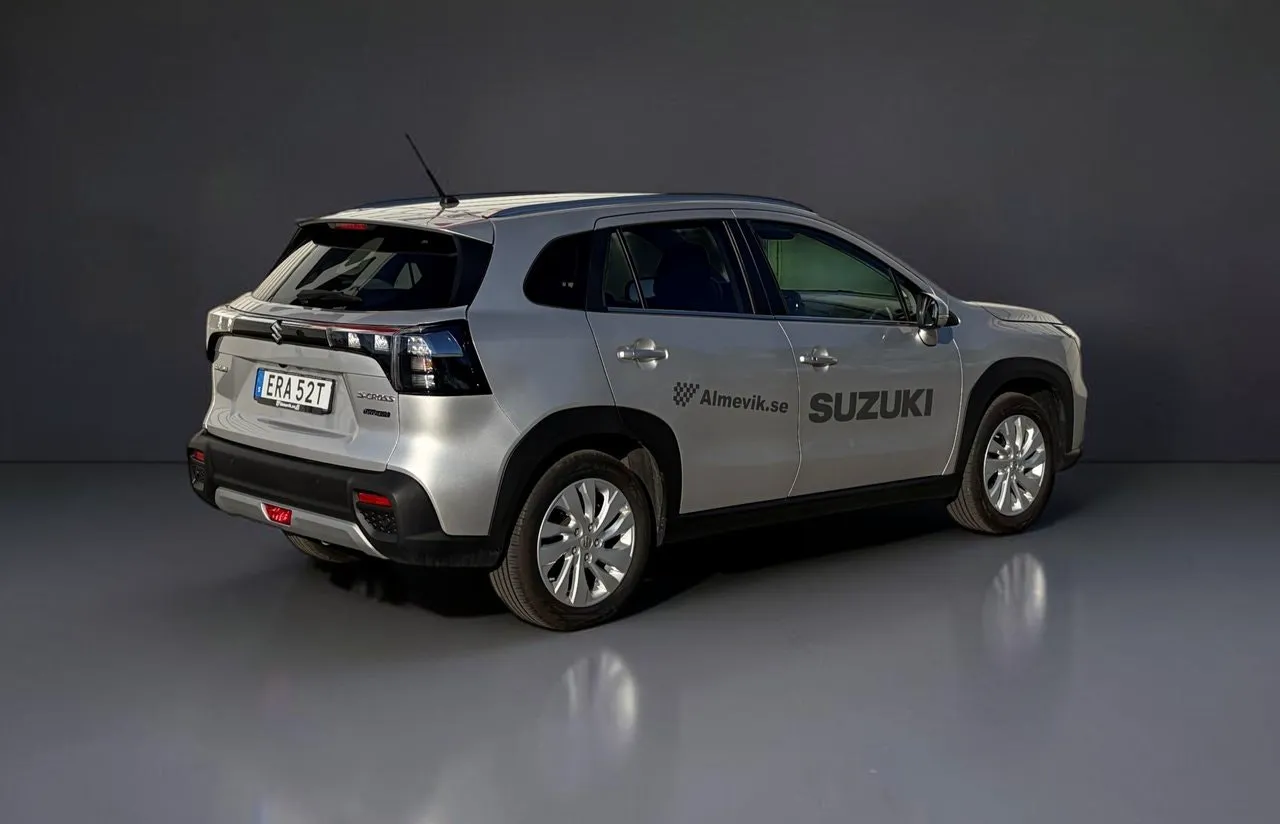 Vehicle image 7