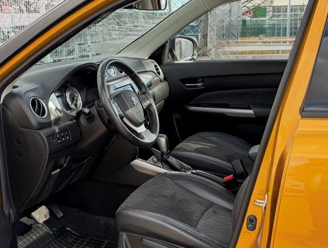Vehicle image 4