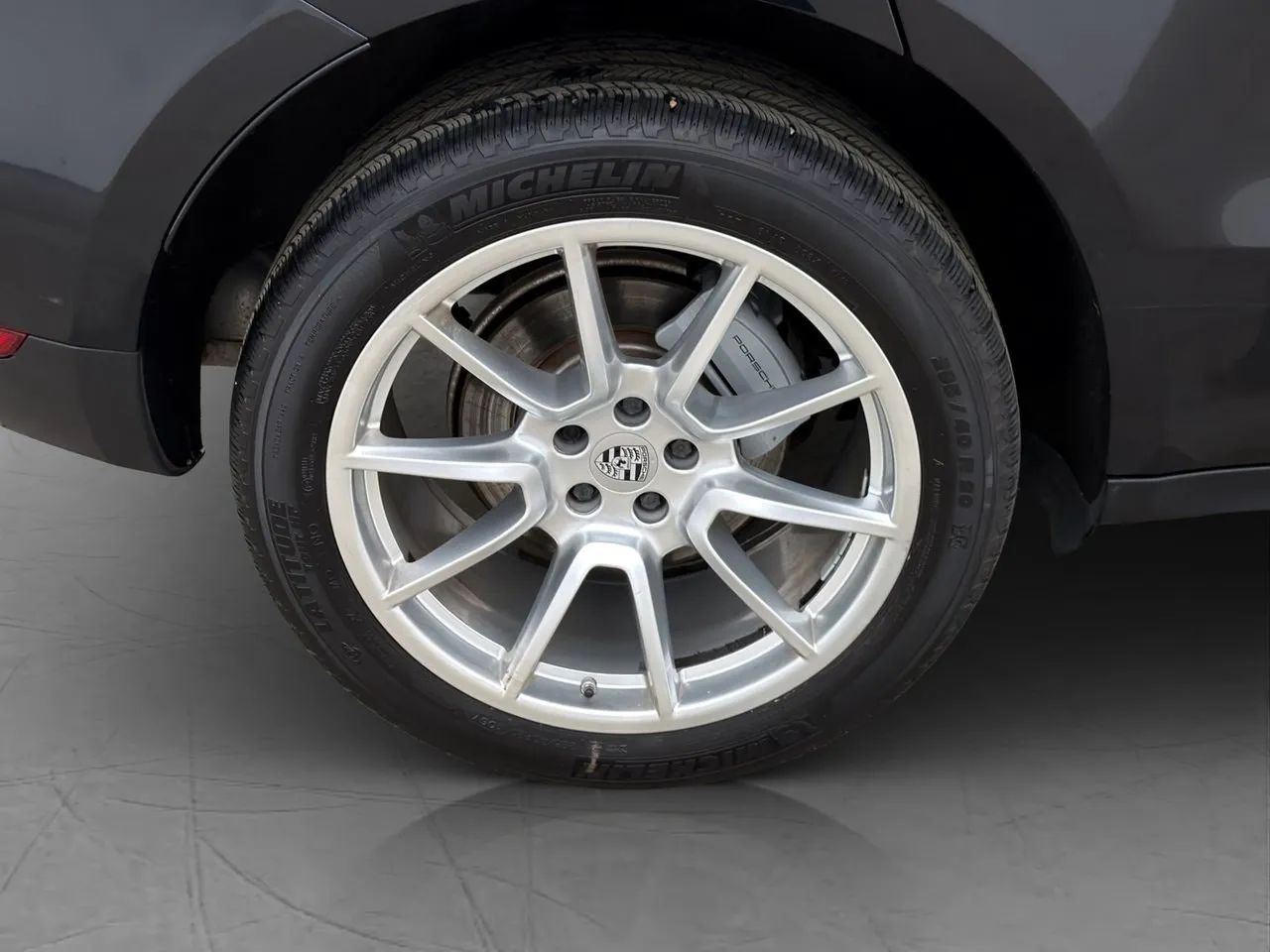 Vehicle image 25