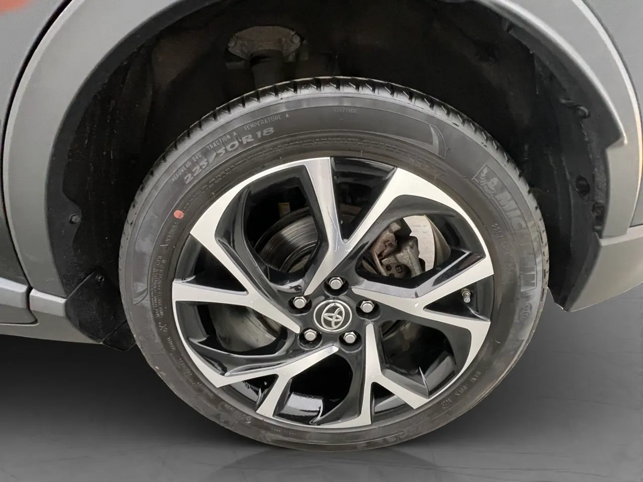 Vehicle image 25