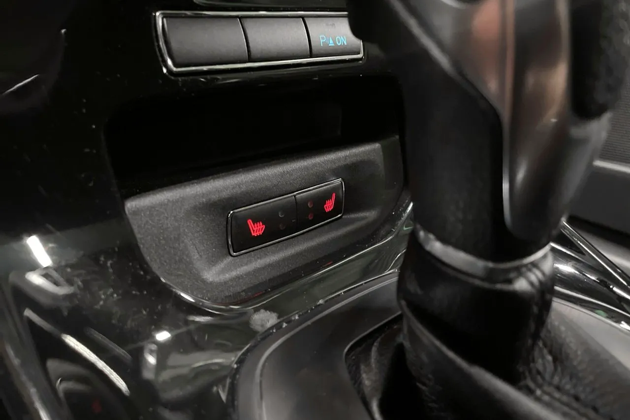 Vehicle image 24