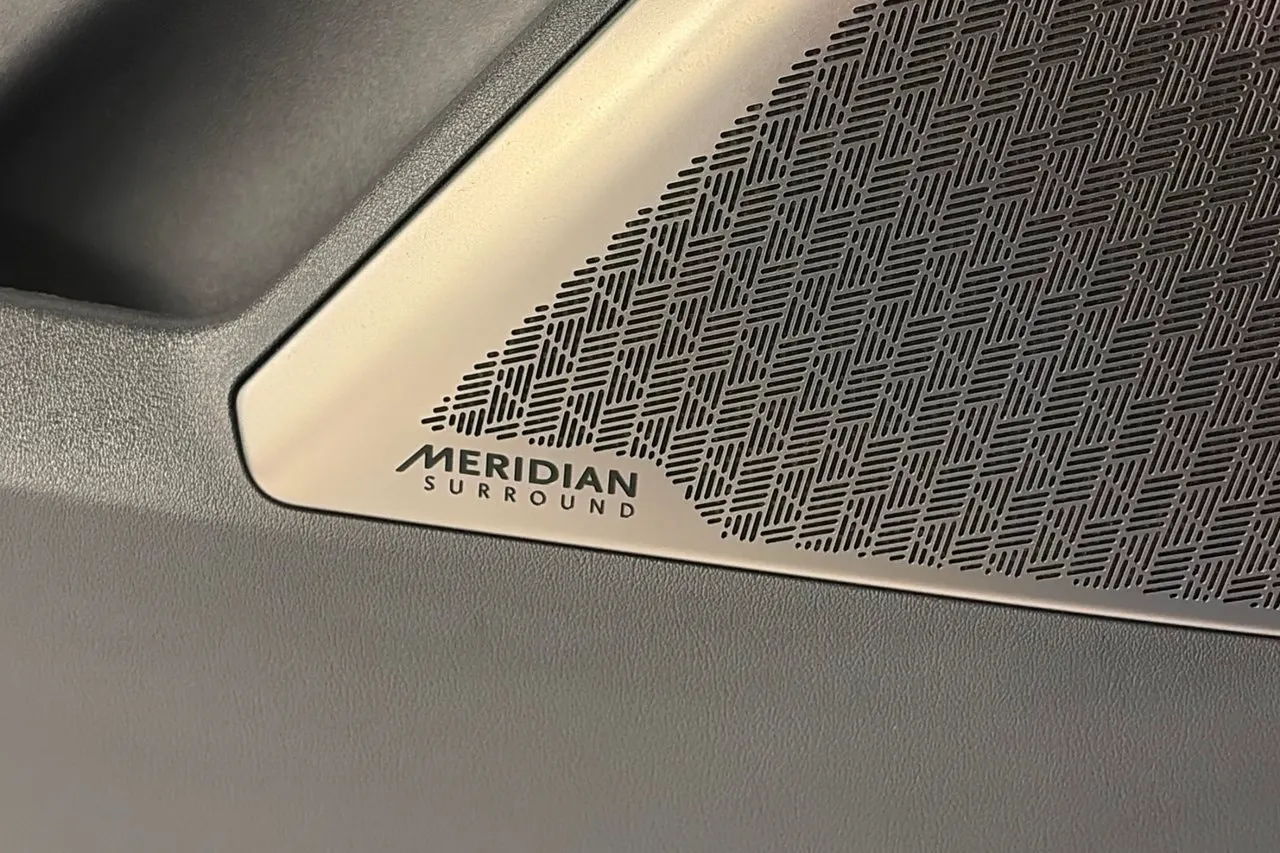 Vehicle image 22