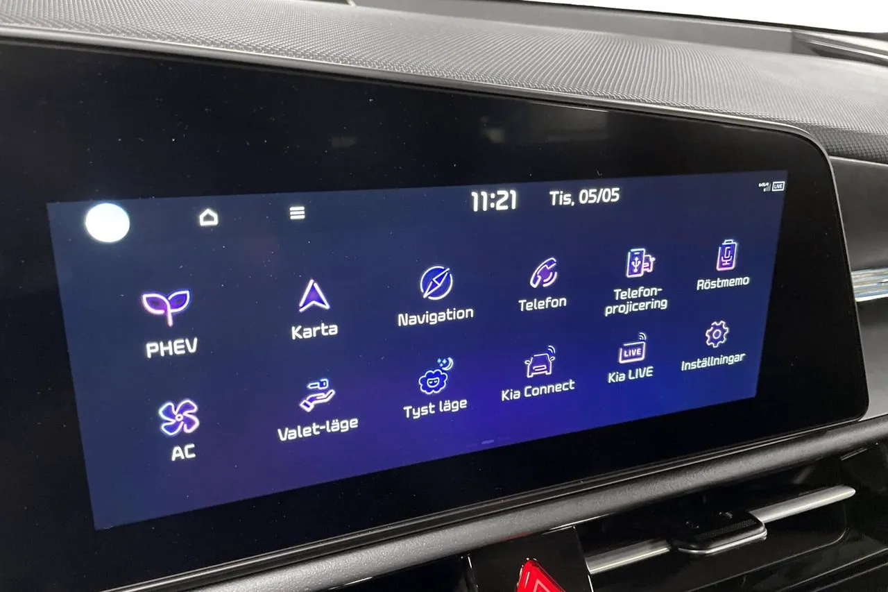 Vehicle image 18