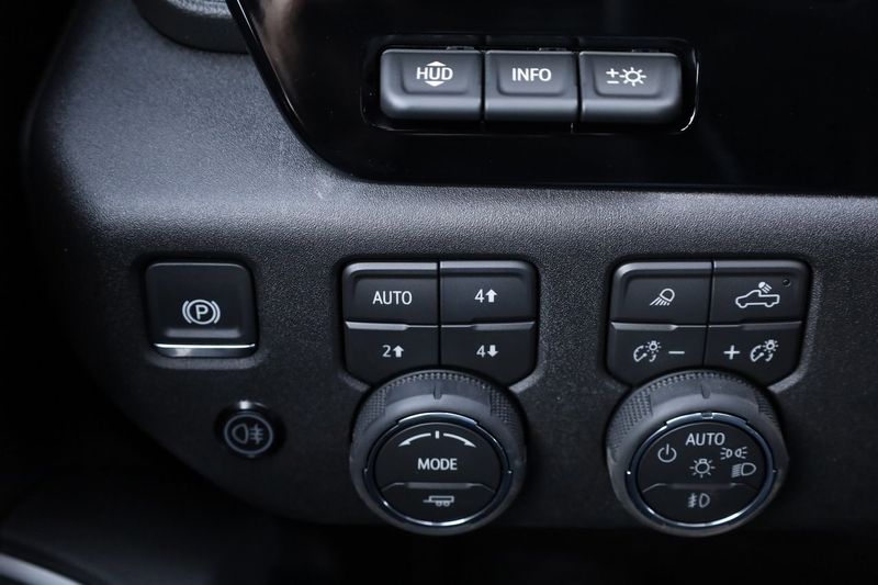 Chevrolet Silverado bild 23