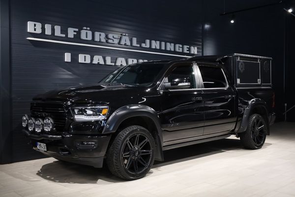 Dodge 1500 RAM Crew Cab Laramie Night 5.7 V8 Hemi 395hk WT-Metall - 2022