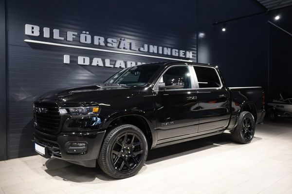 RAM 1500 Laramie Night Premium 420hk *OMG LEV* - 2025