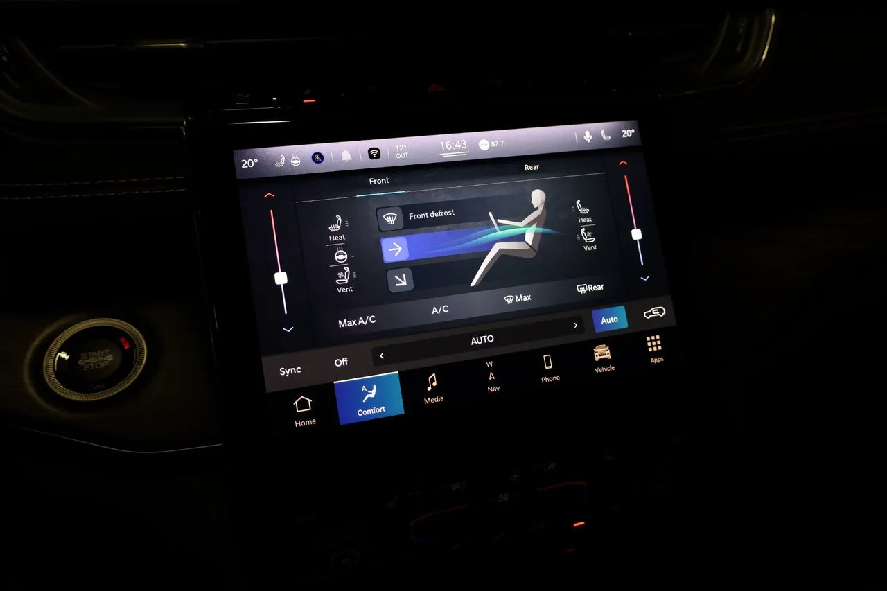 Vehicle image 18