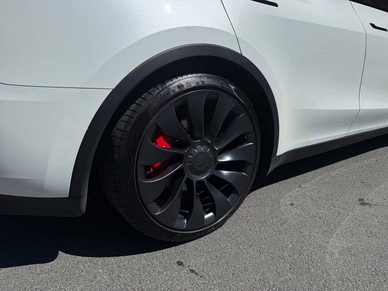 Tesla Model Y bild 7