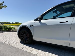 Tesla Model Y bild 10