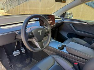 Tesla Model Y bild 14