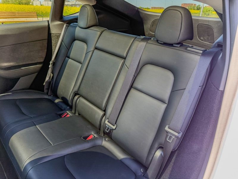 Tesla Model Y bild 15