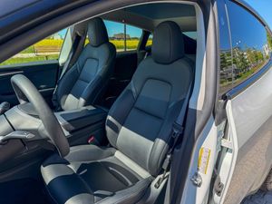 Tesla Model Y bild 16