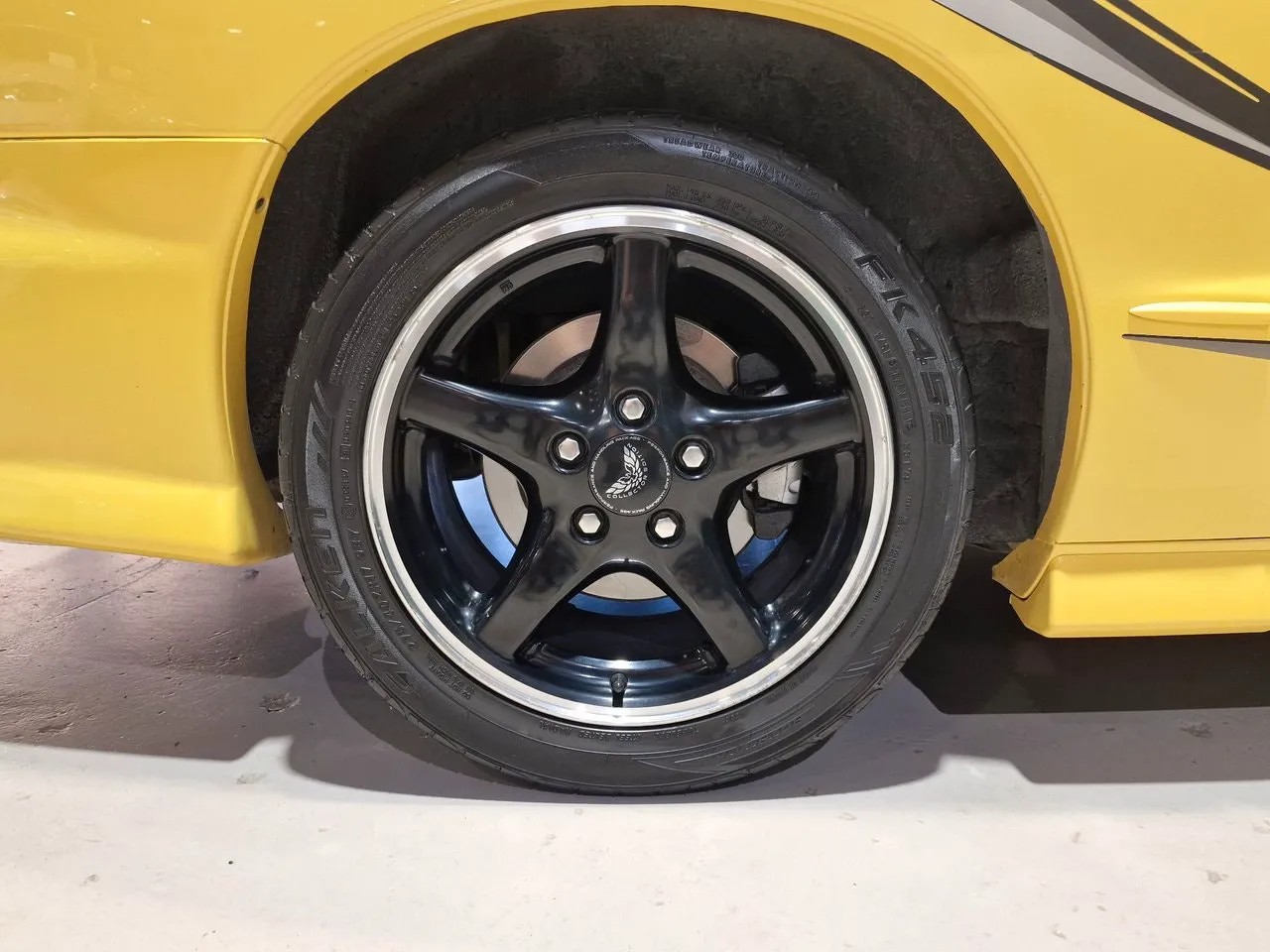Vehicle image 25