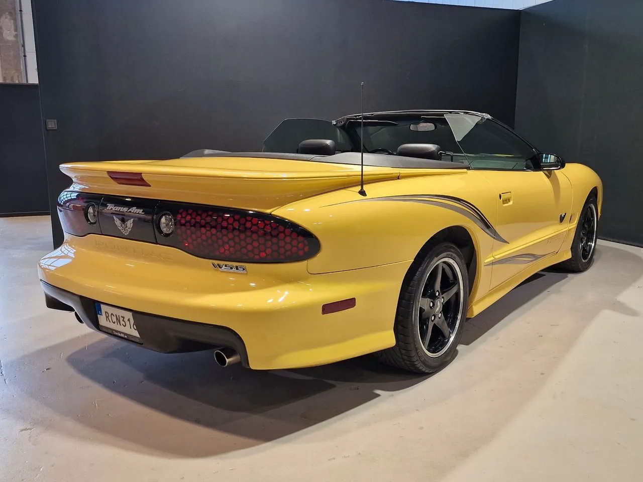 Vehicle image 8