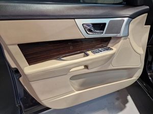 Jaguar XF bild 12