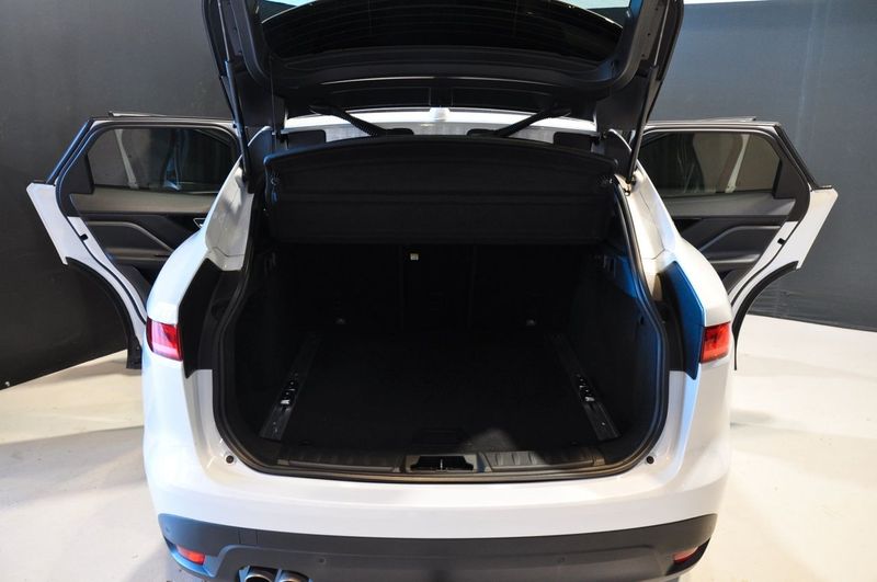 Jaguar F-Pace bild 11