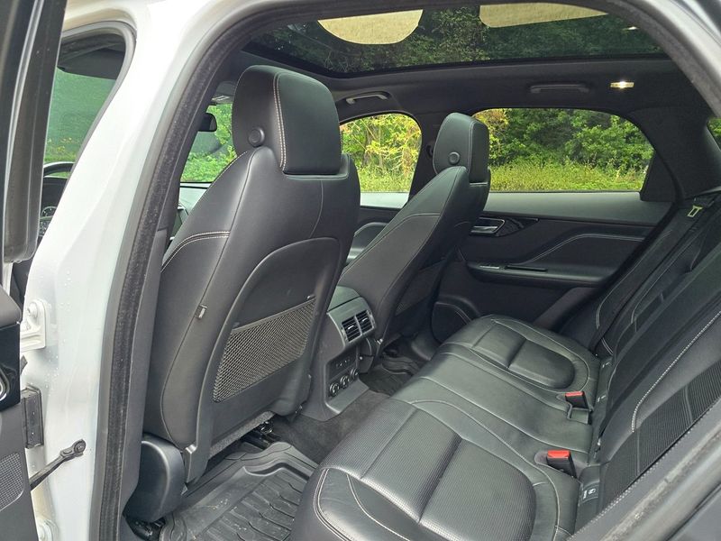 Jaguar F-Pace bild 12
