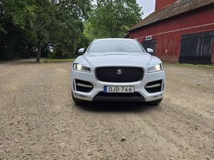 Jaguar F-Pace bild 8