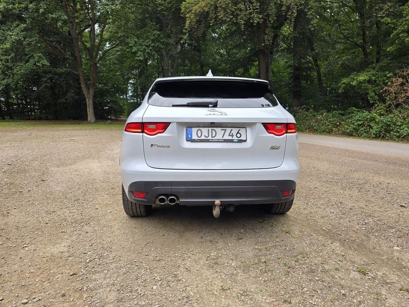 Jaguar F-Pace bild 7