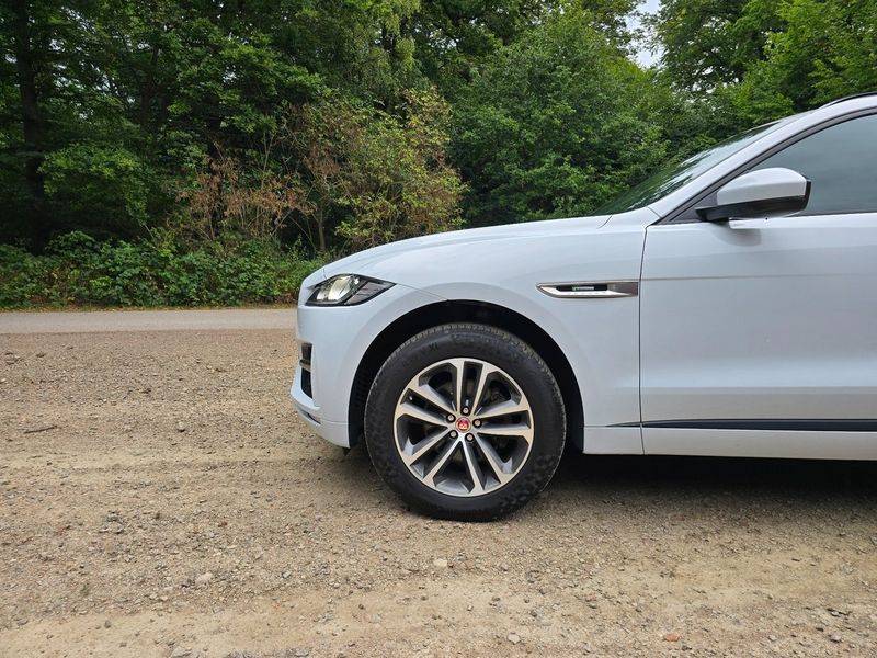 Jaguar F-Pace bild 9